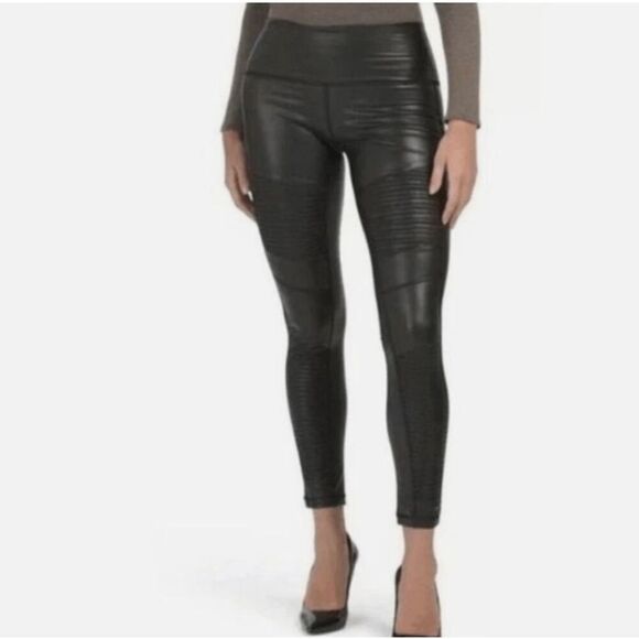 7 For All Mankind Faux Leather Moto Legging Pants Black Textured Front Size XS - Picture 1 of 11